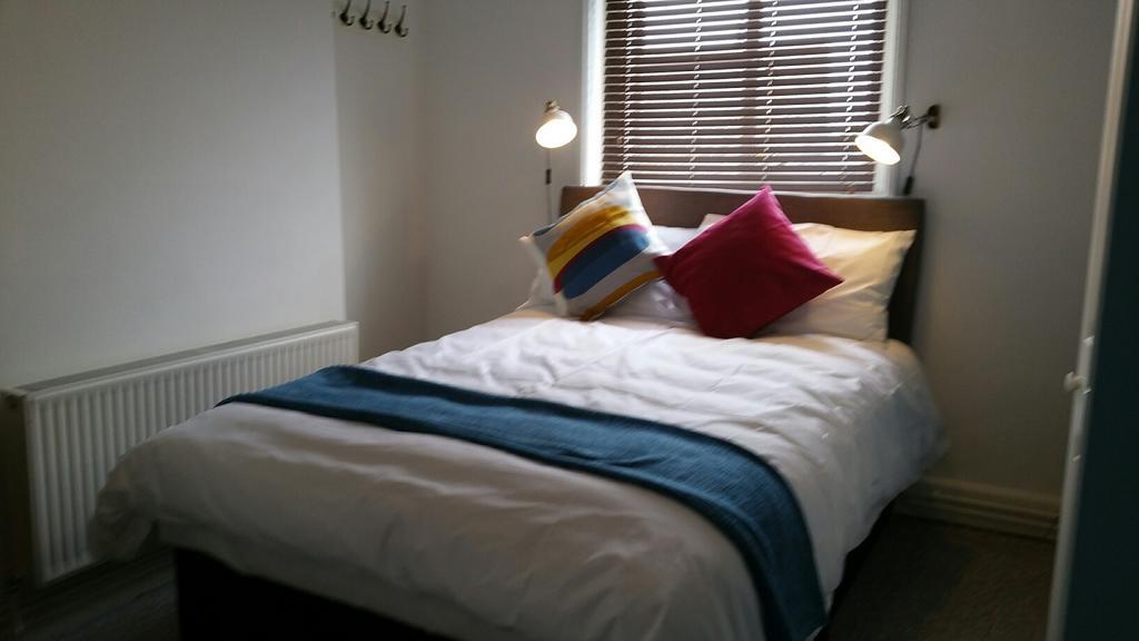 Guest House 34 Sweet Carolines Пул Екстериор снимка